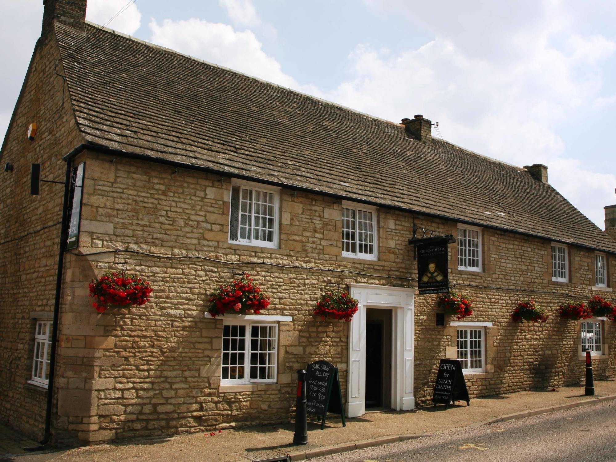 Queens Head Inn Nassington Экстерьер фото