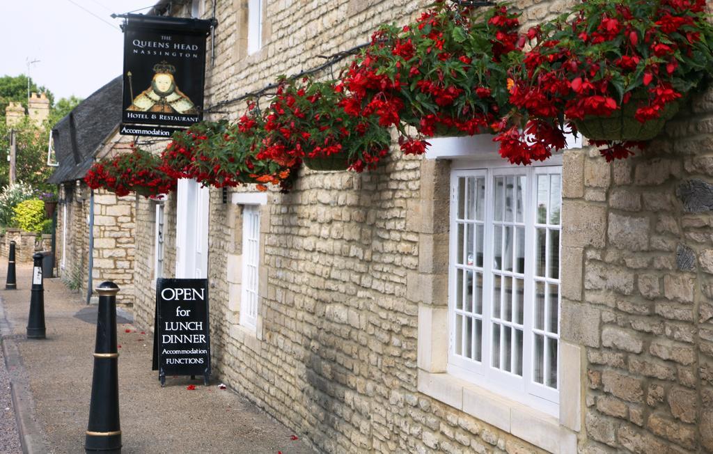 Queens Head Inn Nassington Экстерьер фото