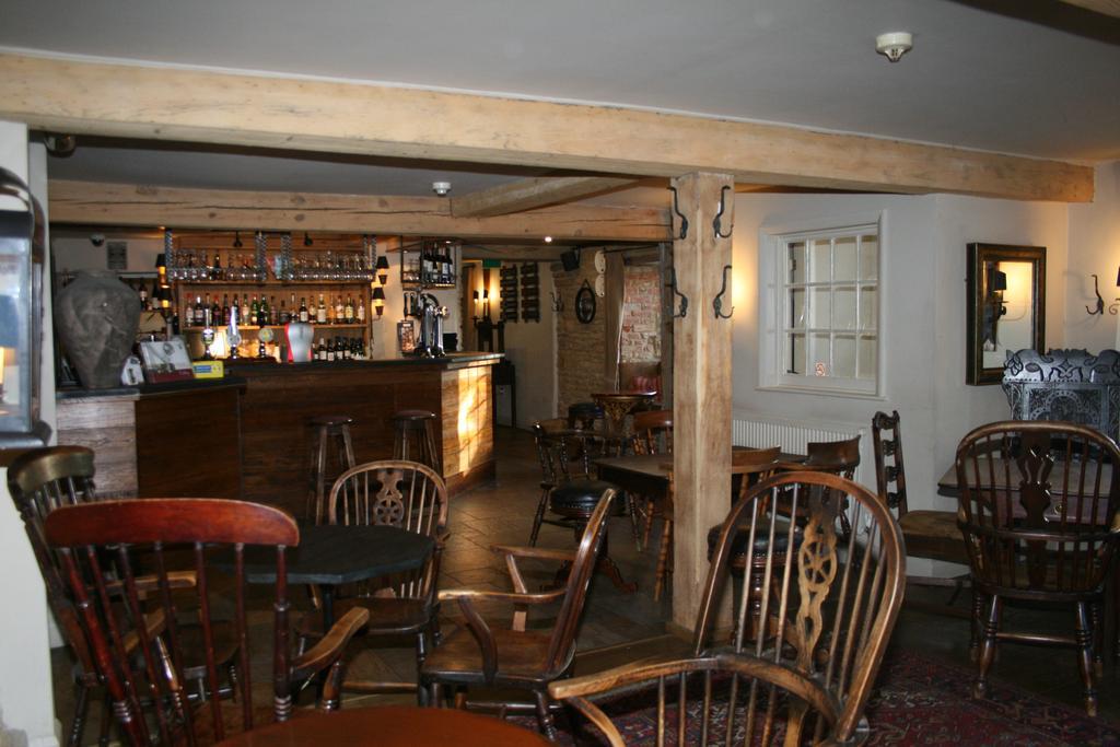 Queens Head Inn Nassington Экстерьер фото