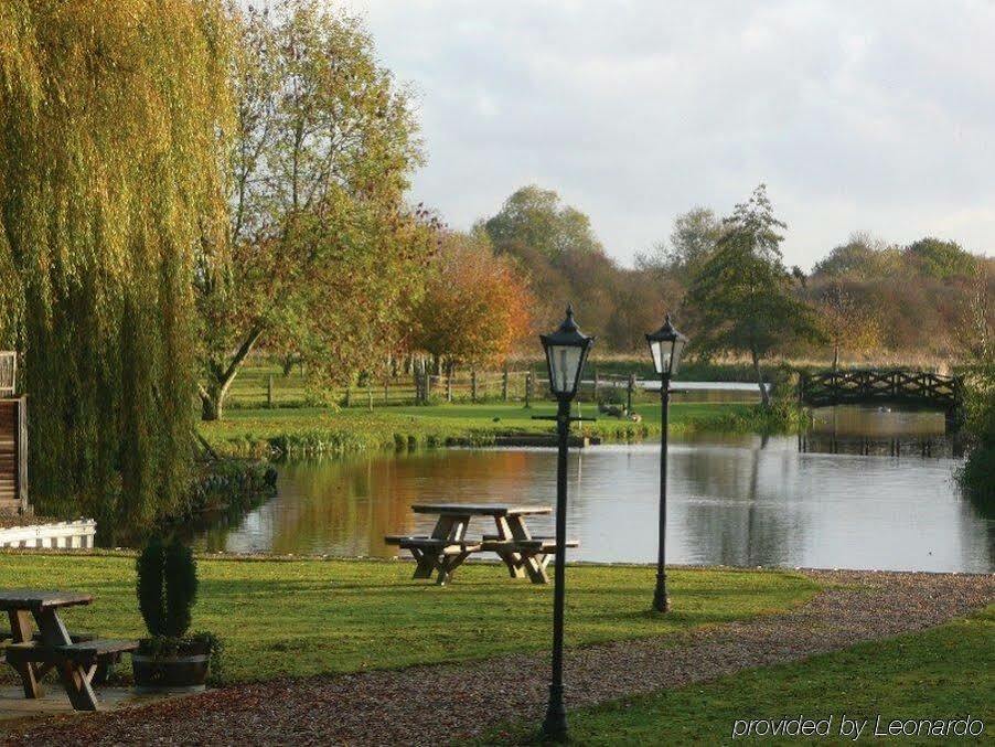 Queens Head Inn Nassington Экстерьер фото